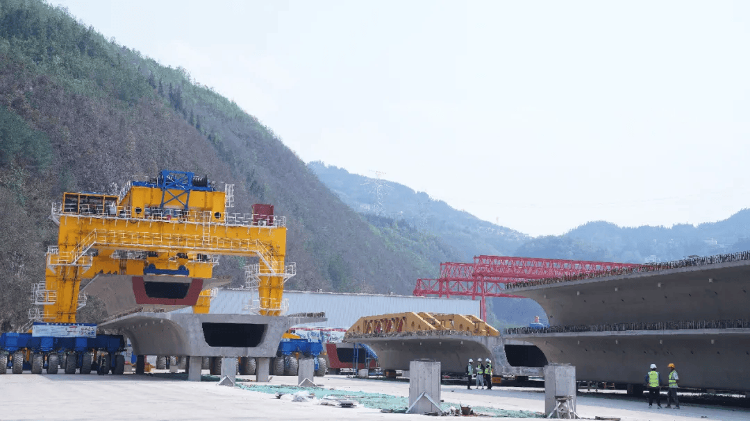 最新进展盘兴铁路建设实现技术突破