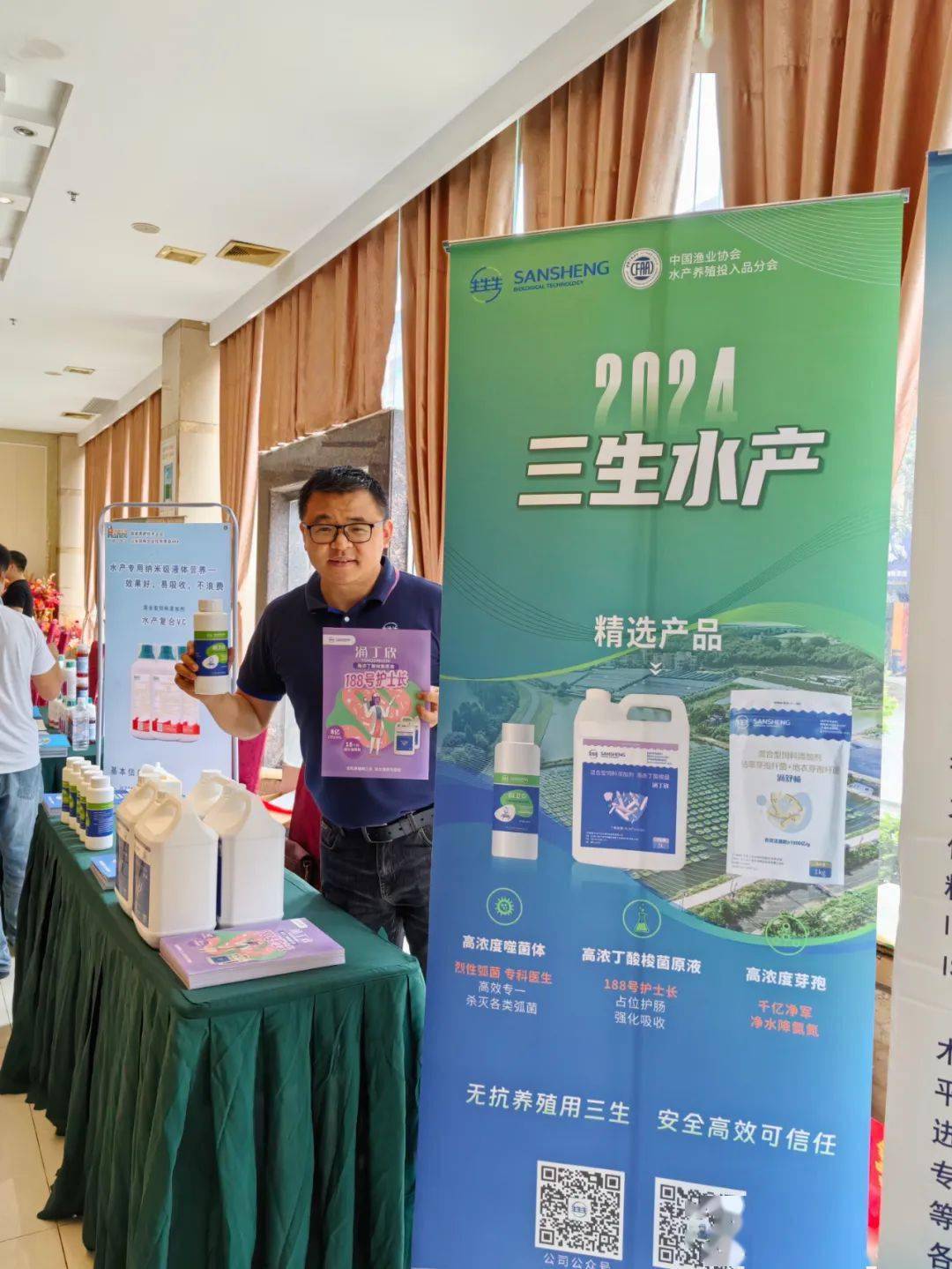 这里虾价太牛常年高23元斤百人商量好就是要赚钱