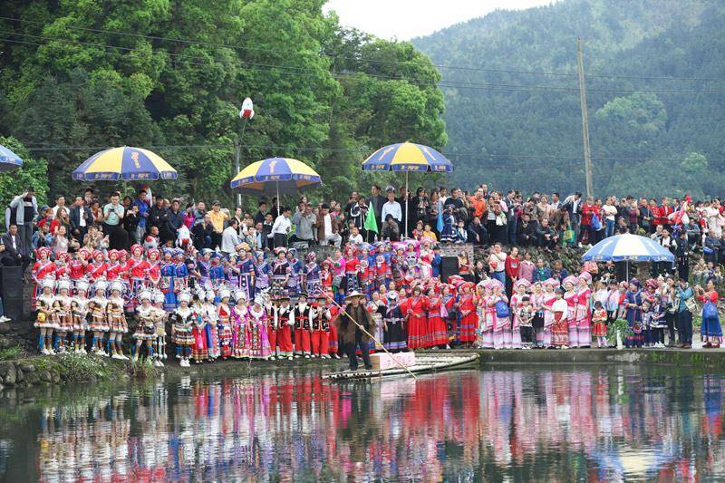 融水:欢庆"广西三月三" 共叙深厚民族情谊