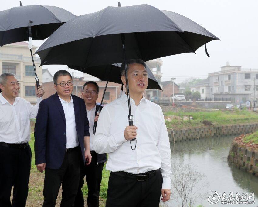 要闻曾超群赴涟源市甘冲村调研尊重市场规律优化产业结构全面推进乡村