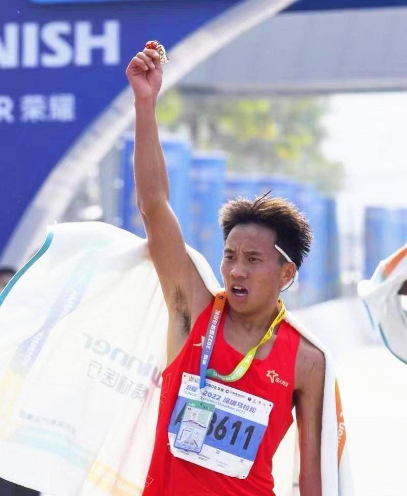 公开作假3名外籍选手护送何杰夺冠体育局回应严查