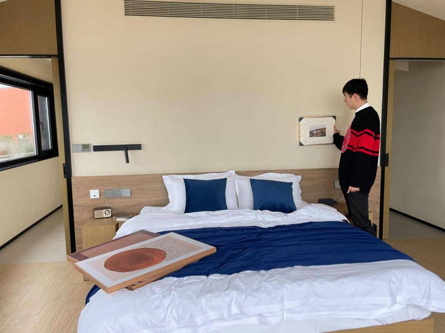 中科院博士当起店小二上海小伙来青开民宿五一假期房间已开始紧张