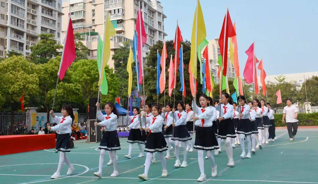 做雅健少年展活力金晖金晖小学举办第五届运动会