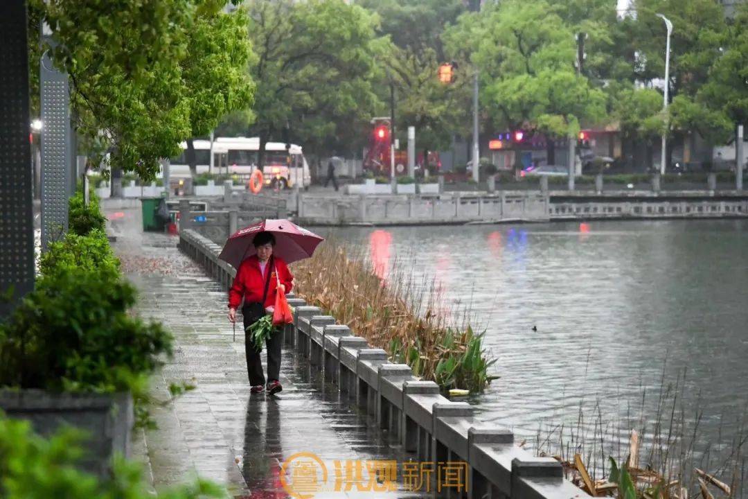 多轮暴雨刚刚预警今天尽量少出门南昌天气接下来
