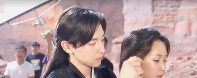邓伦终于正面回应了自己和杨紫的关系网友这回答至少给90分