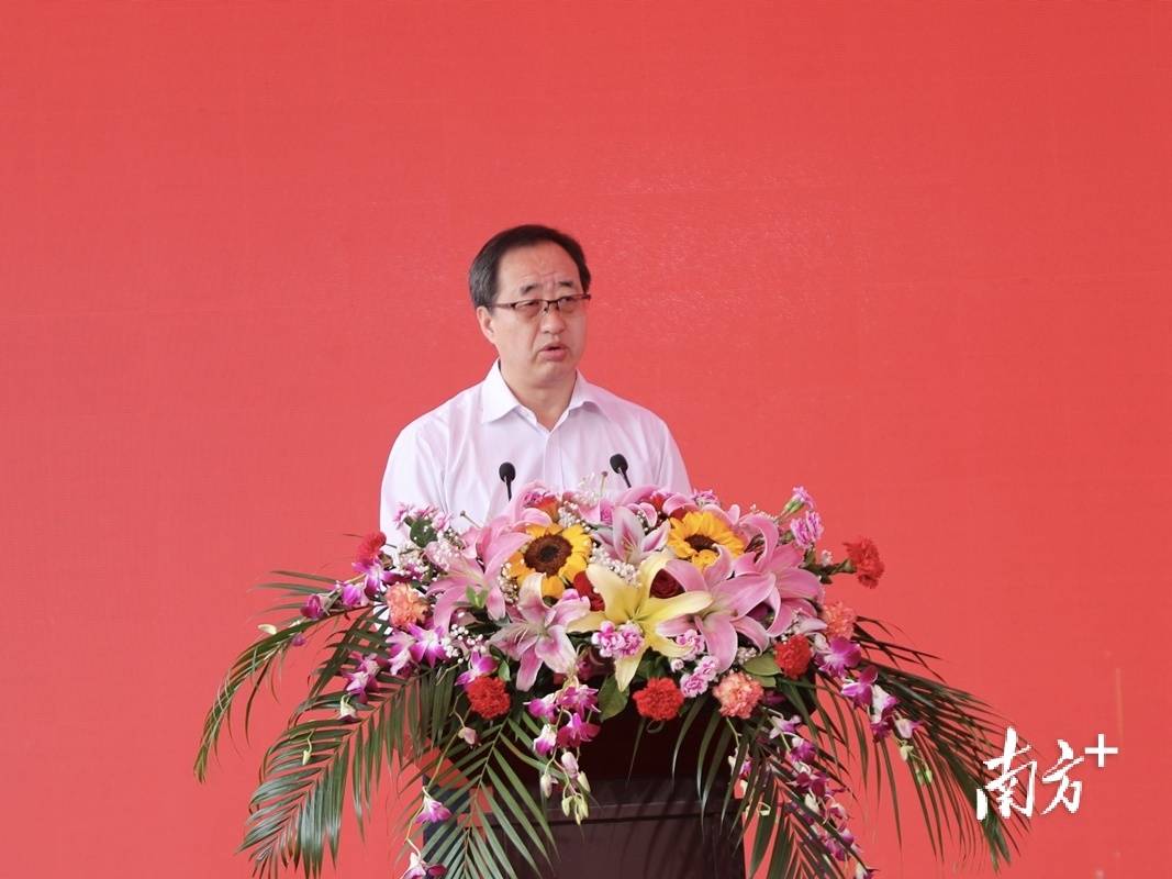 刘棕会在讲话中指出,梅州是农业大市,也是粤港澳大湾区重要的"菜篮子"