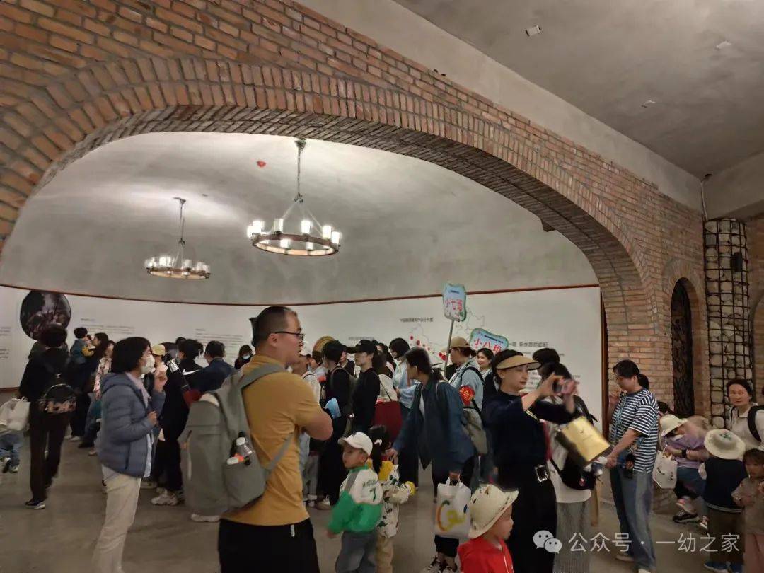 名校园所动态亲子携手同行拾趣美好时光东城一幼小班亲