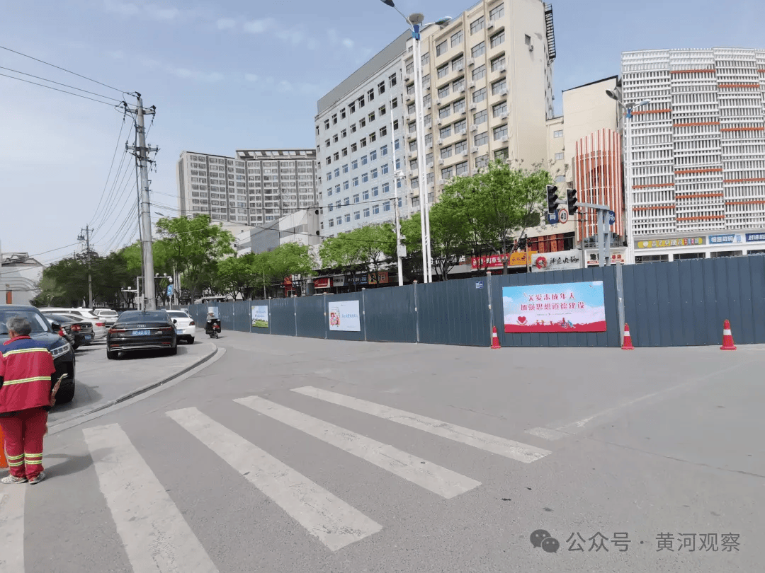 市政工程引起的无路可走和停车难呼唤运城市盐湖区交警大队人性化执法