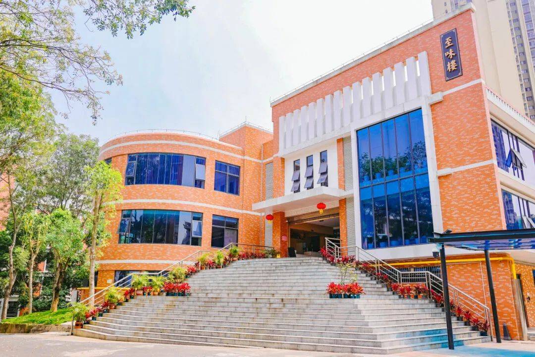 外国语成都学院学费_成都外国语学院_外国语学院成都学院