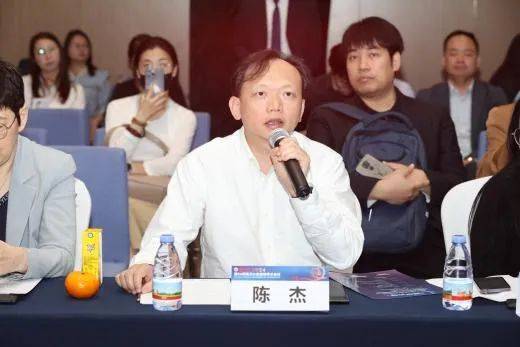 来自搜狐网