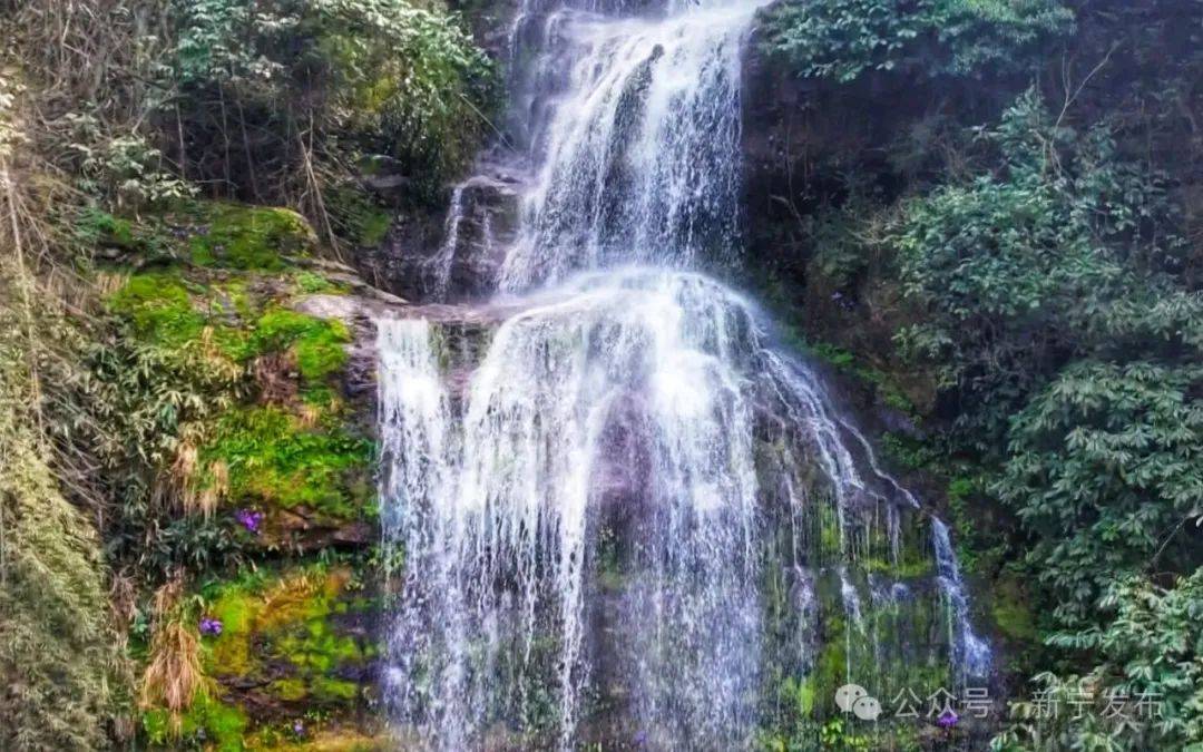 大美乡镇回龙寺镇杨桥村露水飞瀑秀美动人
