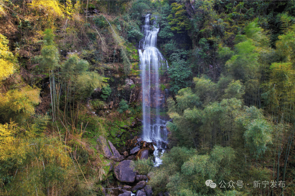大美乡镇回龙寺镇杨桥村露水飞瀑秀美动人
