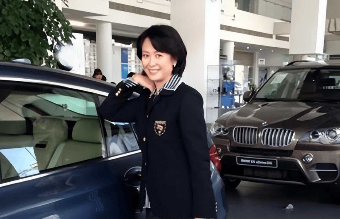 著名演员左翎父亲患癌早逝离婚后带着女儿再婚如今怎样了