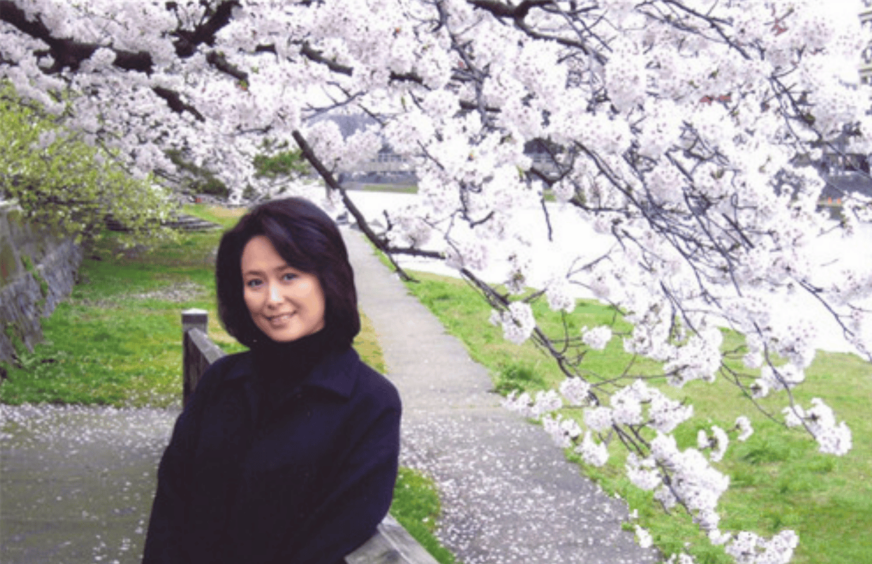 著名演员左翎父亲患癌早逝离婚后带着女儿再婚如今怎样了