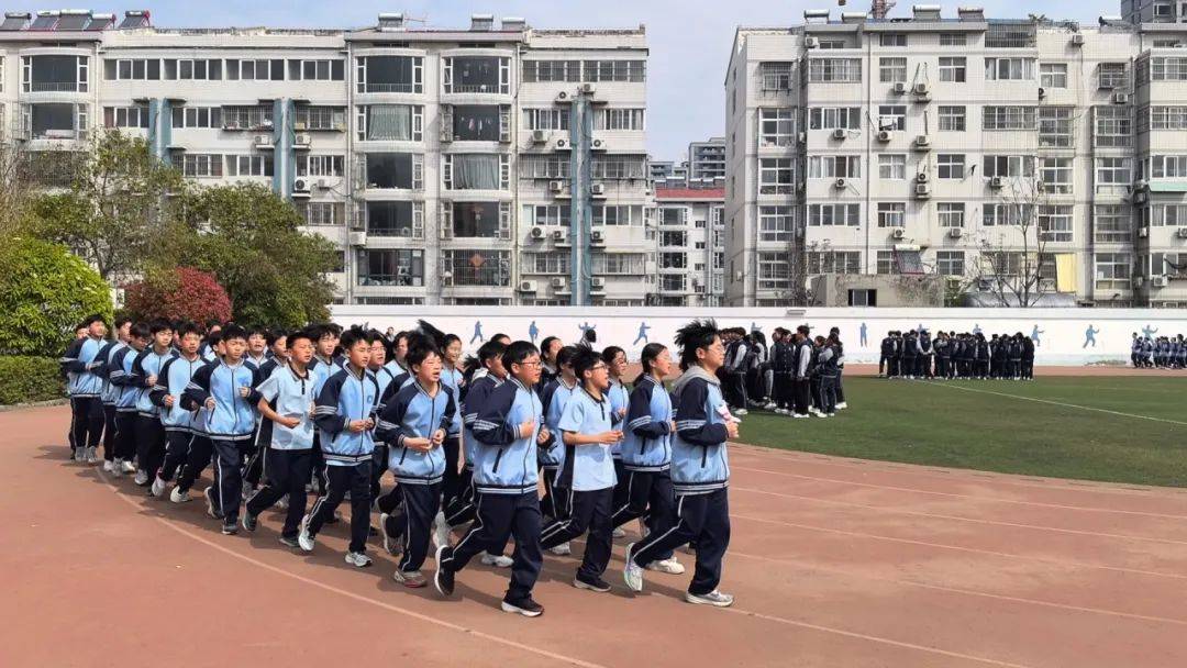 焦作市光明中学开展跑操比赛活动