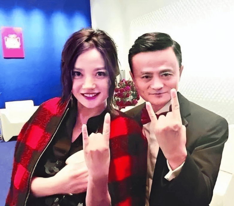 赵薇股权再遭冻结原来她做的丑事远比你想象得更恶劣