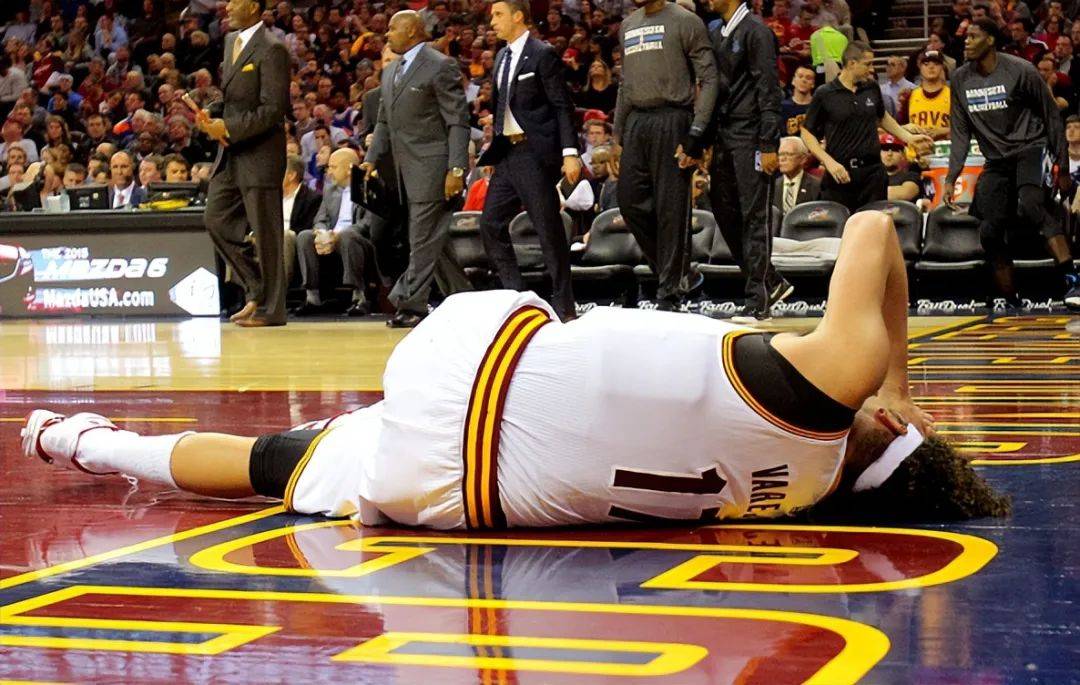 瓦莱乔单方面认为这是詹姆斯为了冠军一手操作,兄弟两人反目成仇.