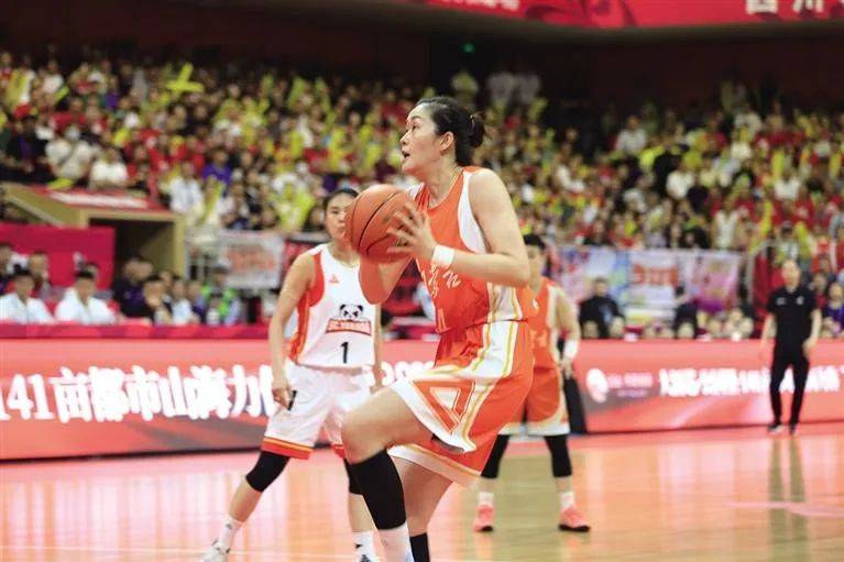 wcba总决赛第三回合内蒙古农信女篮客场逆转战胜四川女篮率先夺下赛点