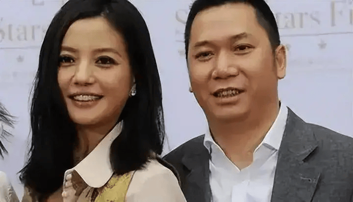 突发48岁赵薇一切都结束了