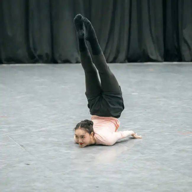 2024年深圳歌舞剧院舞剧团年度业务考核_独舞_实习_组合