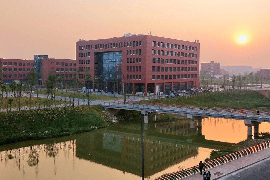 广东佛山科技大学图片