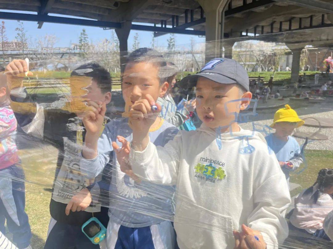 西湖伢儿"趣"春游_幼儿园_公园_小学