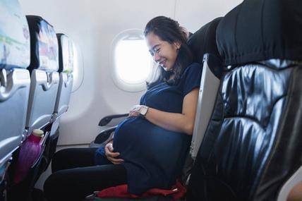 孕妇坐飞机，所以避开这几个月！注意事项&；必需品清单！_飞行_身体状况_过程