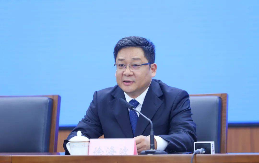 宣传部部长,新闻发言人徐海波忠县县委副书记,忠县政府县长发布人