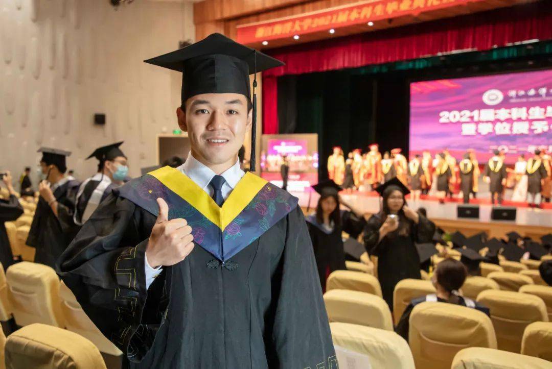 放弃世界500强企业,海归硕士来当兵!