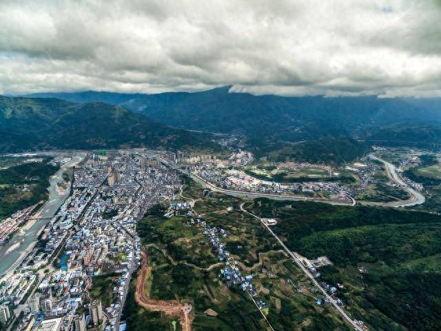 普洱2023年财政收入:西盟县下跌,澜沧县景东县暴涨_云南省_同比增长