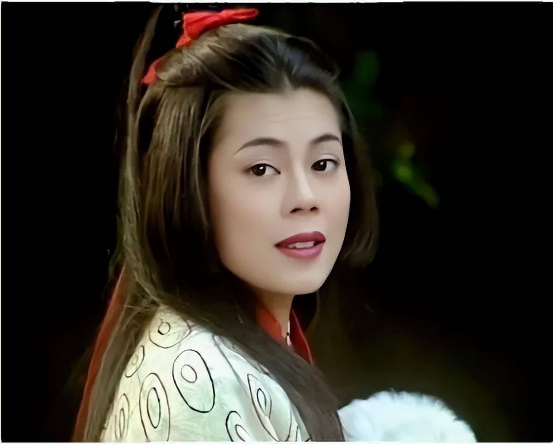对于网友给予这样"负评",梁艺龄笑言自己不会因此不开心,称对她来说真