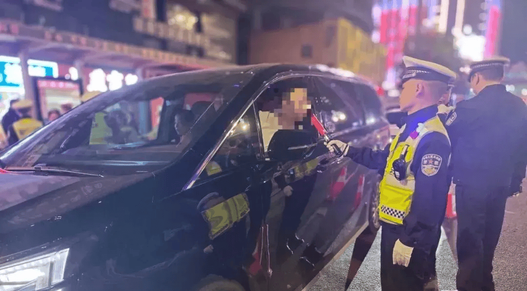 酒驾5起!违停267起!不戴头盔121起!安康交警严查!