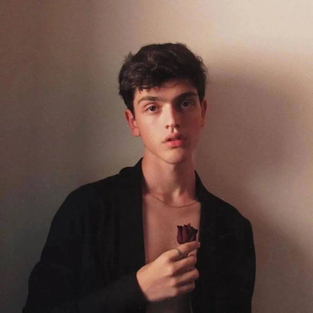 ins头像 | 67别人已经是一房两人三餐四季