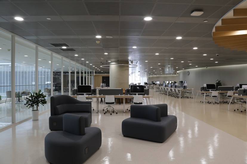 浦东图书馆六楼焕新开放,现代化复合空间覆盖全年龄段读者阅读需求_数