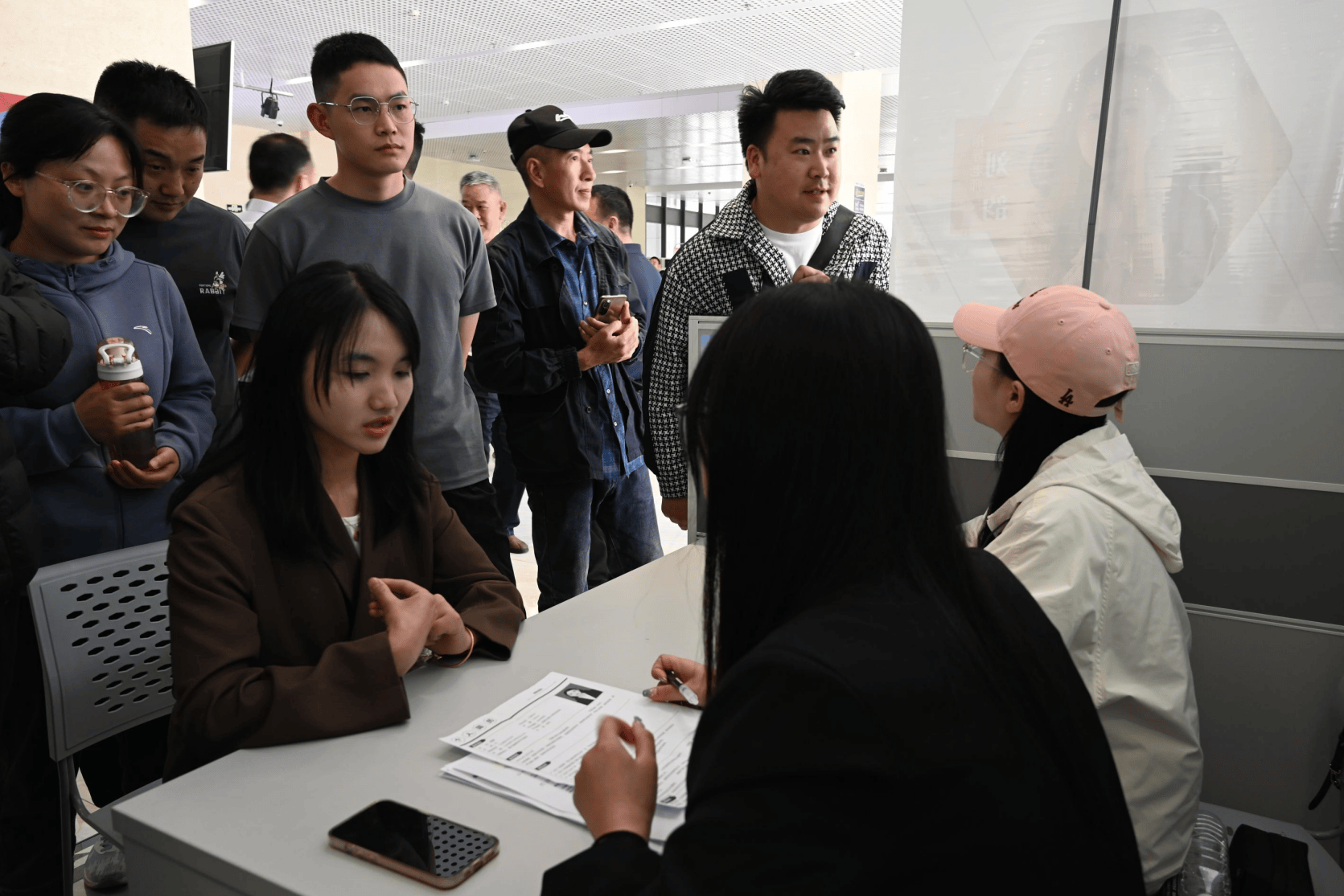 戎归黔城 职引启航——3000余岗位助力退役军人及军属就业
