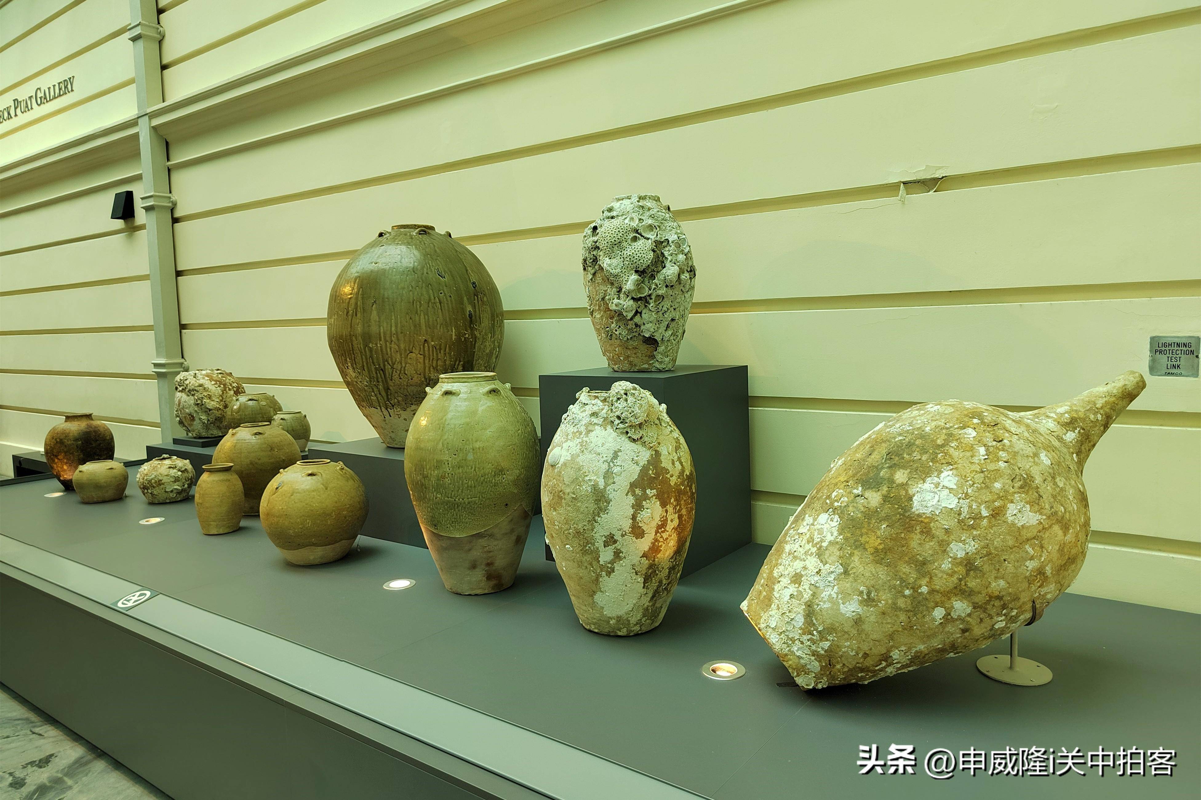 新加坡:欣赏唐代"黑石号"沉船出水文物