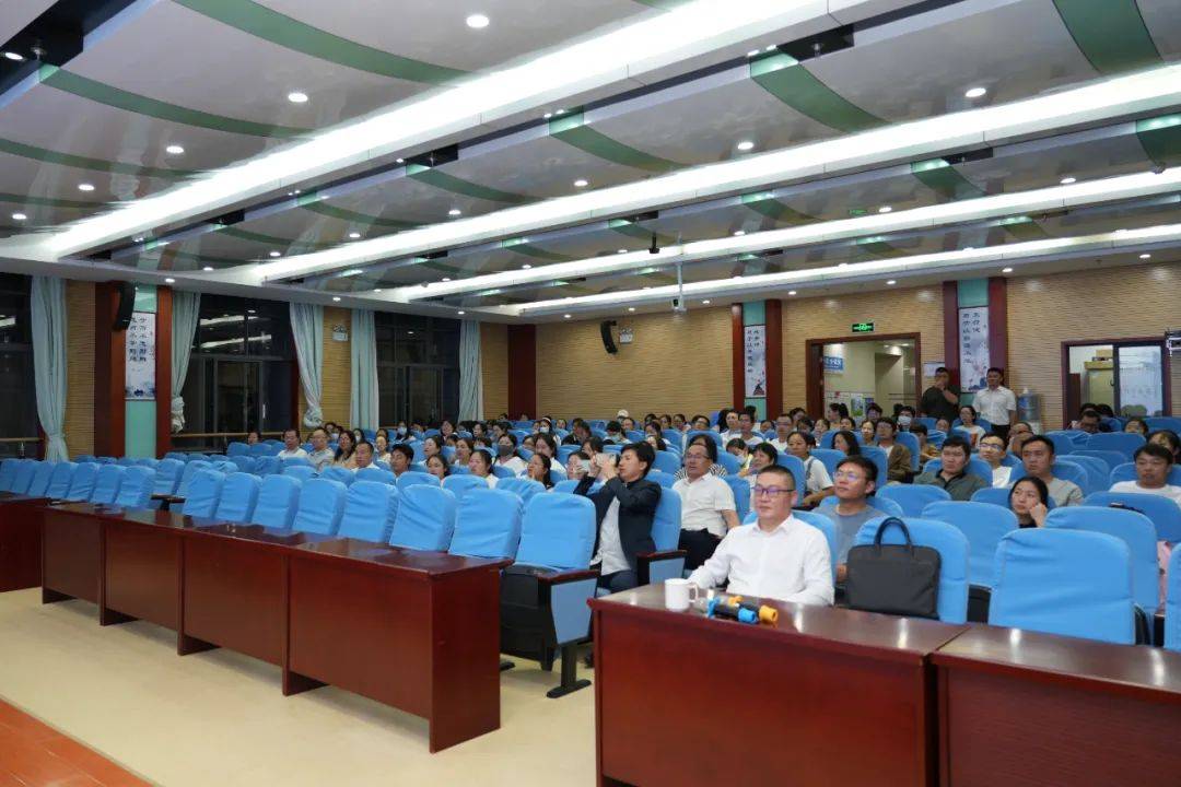 彭江云教授作讲座葛元靖教授作讲座惠民义诊走基层活