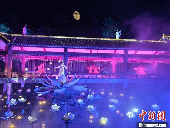 《寻梦龙虎山》实景演出火热 从陆地到河面全面展现龙虎山自然和人文