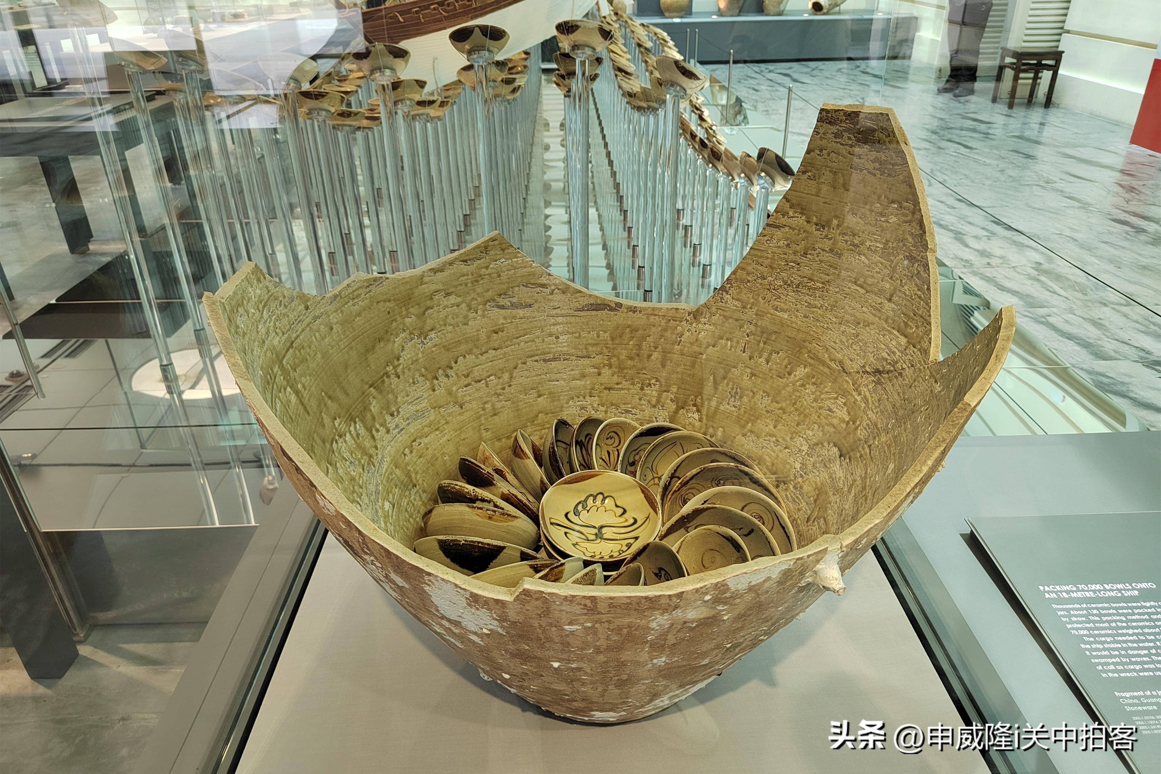 新加坡:欣赏唐代"黑石号"沉船出水文物