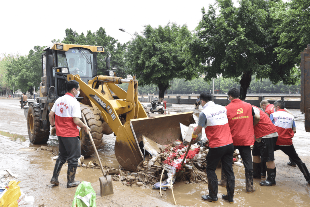 直击现场!怀集党员干部全力以"复" 奋战汛后清淤第一线