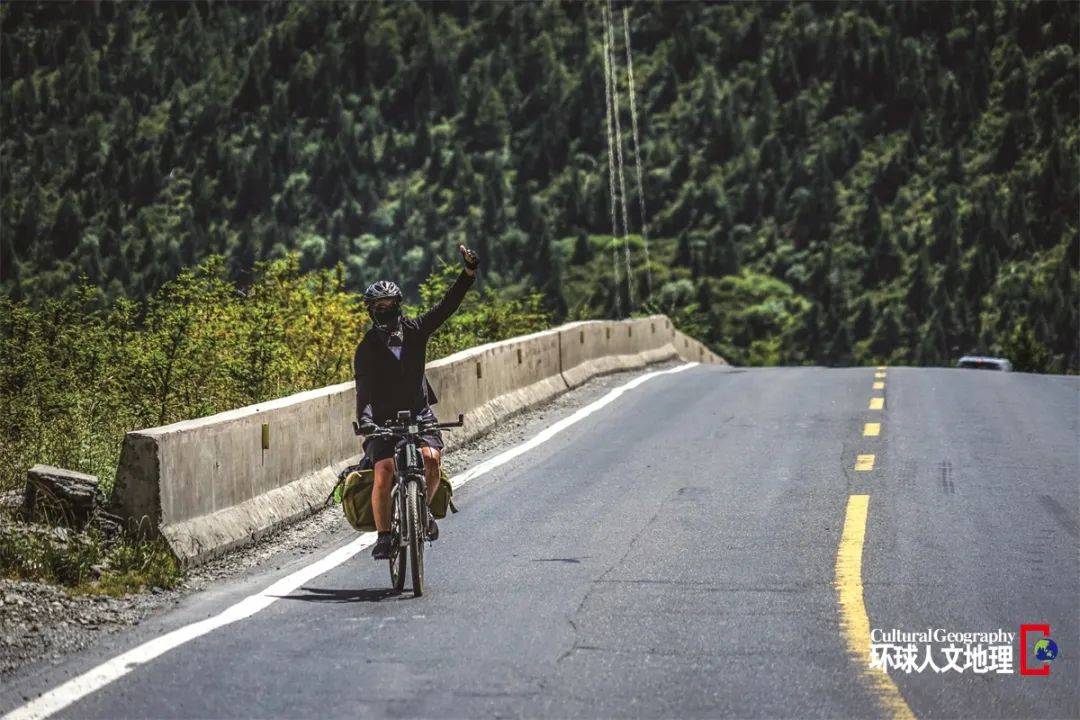 从成都到理塘骑了12天自行车,到底在坚持什么?