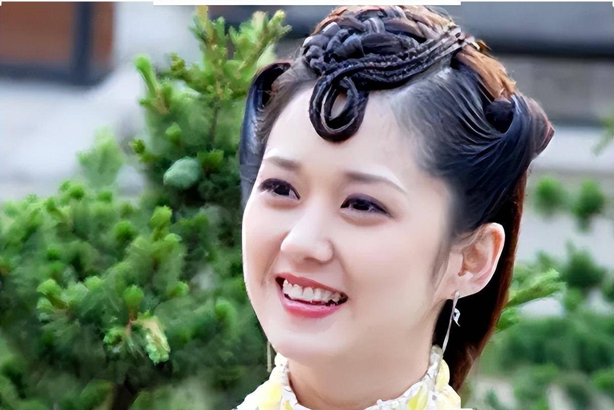 来中国不久,张娜拉就接拍了古装剧《刁蛮公主》,与苏有朋,高露等实力