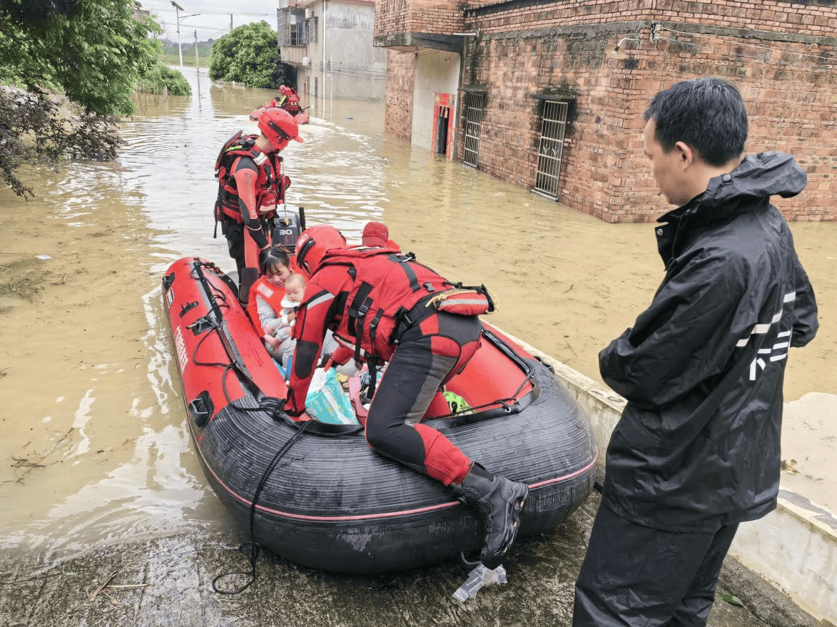 清远佛冈龙山镇筑牢群众生命财产"安全堤"