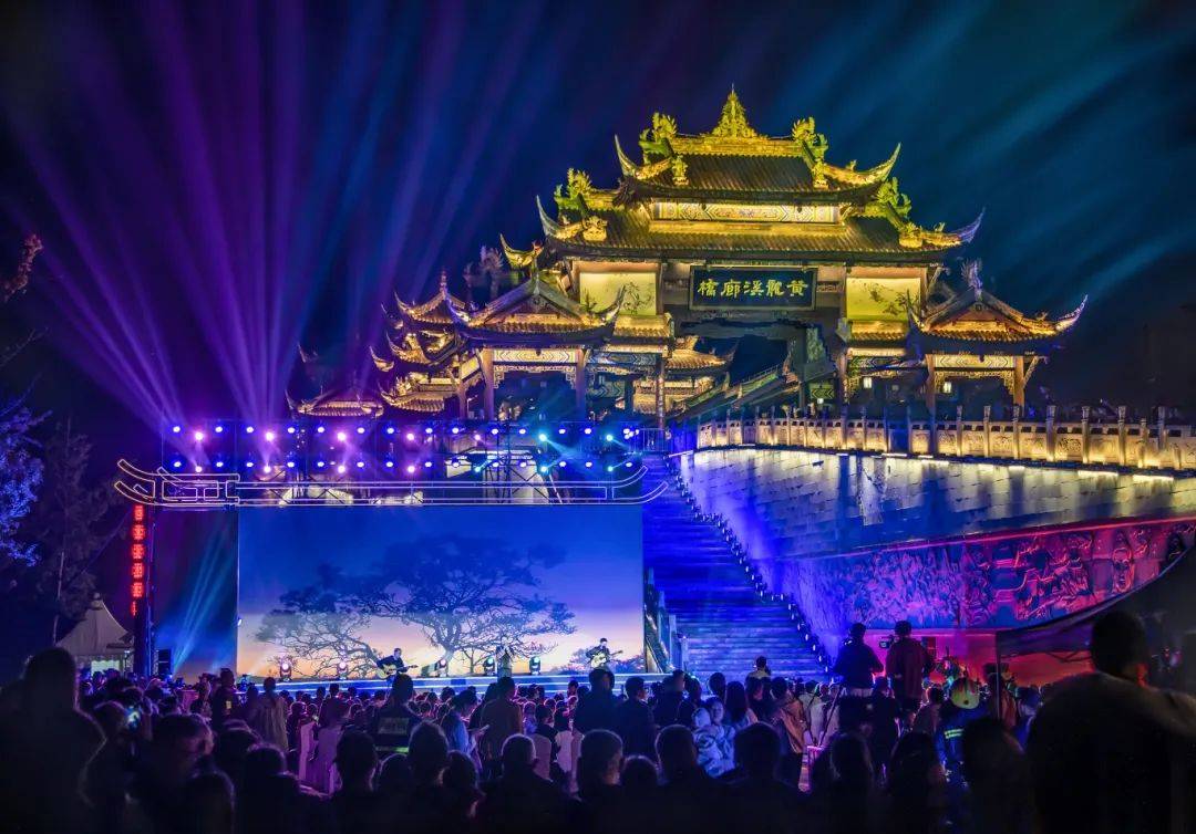 郫都区《魔幻菁蓉湖》郫都区菁蓉湖  李长清  摄《烟火集市》郫都夜市