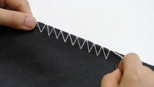 项活动中,我们将通过现场演示,教授几种常见的叠衣技巧,涵盖衬衫,裤子