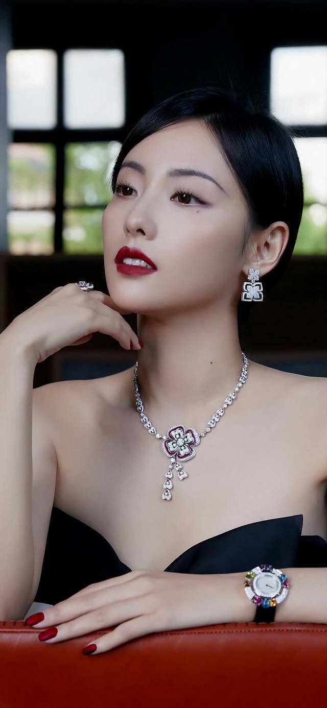 张嘉倪_包大_评论_表情