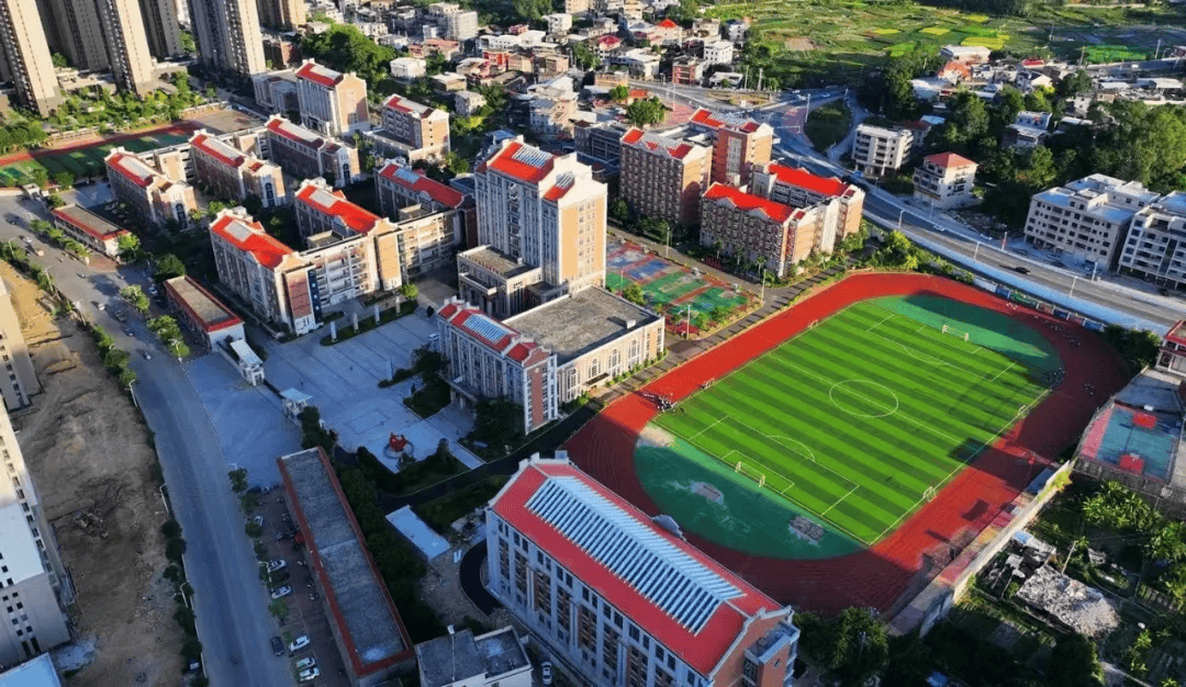 到捐资7500万元建设南安源昌实验小学和源昌实验幼儿园;从捐资2