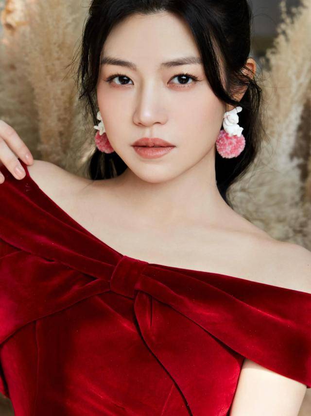 《陈妍希:用笑容面对失败,展现真实魅力》