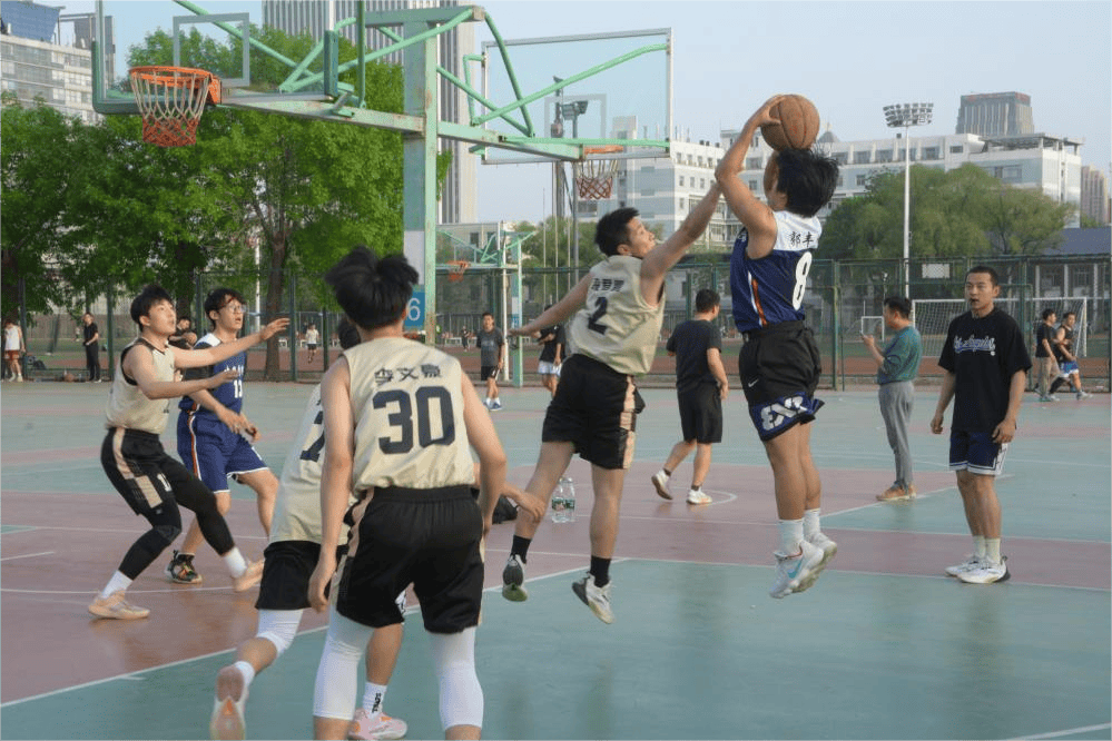 老校区战报 | "中国飞鸽杯"篮球比赛【4月25日 经管vs