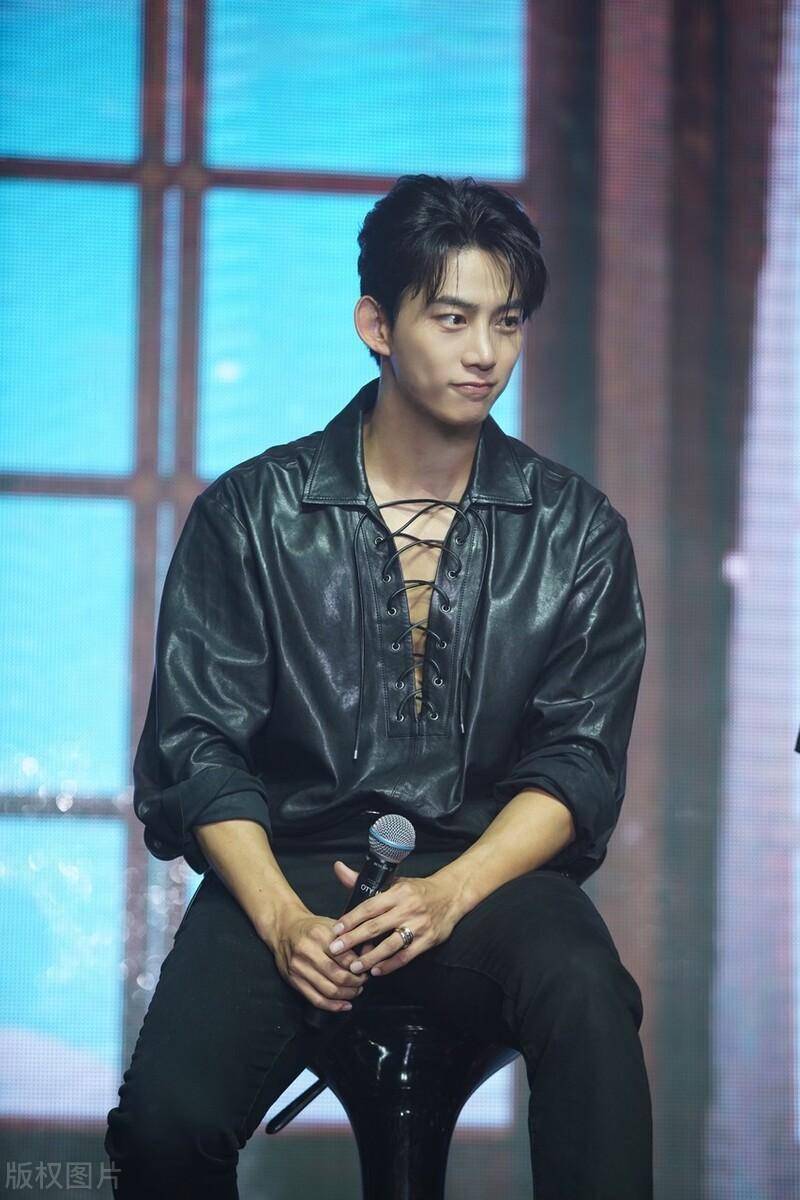 玉泽演这颜值,这才是全球最帅面孔!